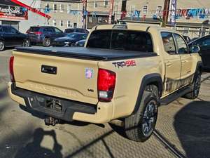 CLEAN 2017 para Tacoma TRD off Road V6 Double Cab 4WD Left Hand Drive - Product Image 5