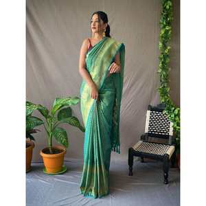 Magnifique sari de mariage en soie Kanjeevaram tissée verte avec un chemisier pour les robes de mariée - Product Image 2