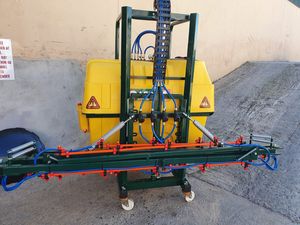 Pulvérisateur agricole à flèche d'occasion en promotion, disponible à prix avantageux. Produit très demandé. Pulvérisateur agricole à flèche à prix réduit aux États-Unis. - Product Image 1
