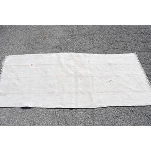 พรมตุรกีขนาดเล็ก, พรมวินเทจขนาด 2.5x5.9 ฟุต, พรมขนสัตว์สีขาว - Product Image 3