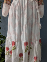 Nuevo y Más Vendido: Vestido Maxi de Verano Hecho a Mano en India con Estampado Floral, Tejido de Algodón Puro Natural, Cuello en V, Largo, con Botones, Lavable