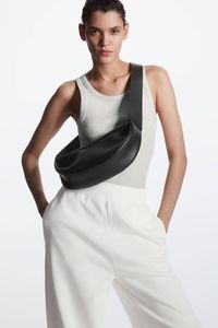 Sac à bandoulière en cuir structuré Quivaro - Product Image 3