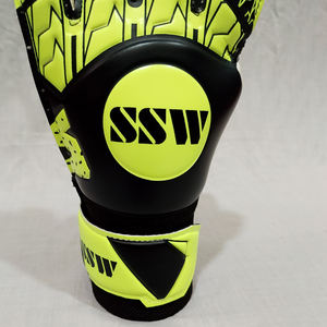 Guantes de portero de látex supersuave Predator Guard, guantes de Portero profesional de fútbol con protección para los dedos - Product Image 4