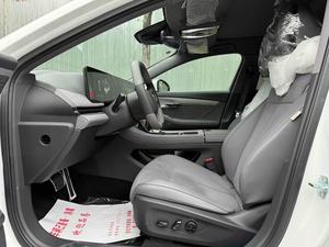 VOYAH แลนตู เชสซิ่ง ไลท์ 2024 PHEV 4WD รุ่น Ultra Long Range Executive Edition - Product Image 2