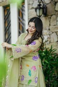 Vêtements féminins de haute qualité Sharara Salwar Kameez avec Dupatta assorti pour le mariage et la fête disponibles au meilleur prix - Product Image 3