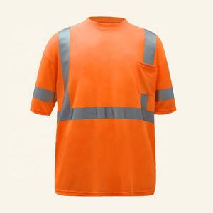 Camiseta de alta visibilidad con cinta reflectante para uso en construcción, fábrica e industria. - Product Image 1
