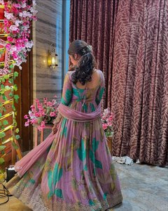 Designer Anarkali Suit Set Collection Diseños populares para novias y fiestas-Wear - Product Image 3