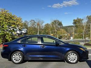 Toyota Corolla L FWD Turbo 2022, faible kilométrage, jantes R21, toit ouvrant panoramique, sièges en cuir de luxe, prêt pour l'expédition - Product Image 3