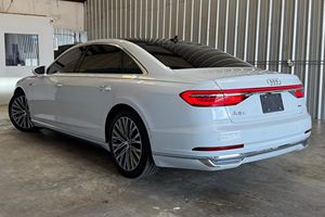 Excelente estado, Audi A8 L 2019 usado, 26 mil millas, tracción en las cuatro ruedas. - Product Image 6