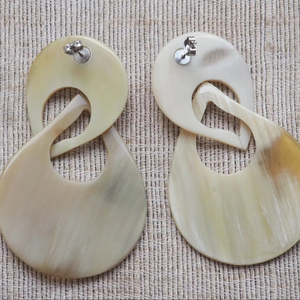 Conjunto de pendientes de aro de sombra Natural de cuerno de Búfalo, pendientes de gota de forma personalizada de perla de diamante de moda para niñas, accesorio de moda de nuevo diseño - Product Image 1