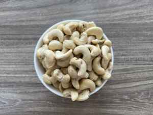Nueces de Anacardo Crudas Orgánicas de Vietnam WW180 210 240 320 450 Calidad Premium Precio Competitivo para Importadores Globales [Evelyn] - Product Image 1