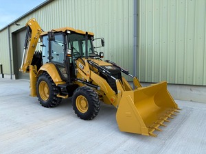 Chargeuse-pelleteuse CAT 424 2025 en excellent état, 74 CV, profondeur de fouille 4,8 m, moteur Perkins, boîte de vitesses, pompe et moteur haute efficacité - Product Image 6