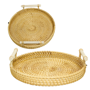 Plateau en rotin chic: un délice artisanal pour servir des collations et des boissons avec style - Product Image 1