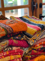 Vente en gros de lot de couette indienne vintage Kantha, couverture réversible faite à la main, couvre-lit, tissu en coton, Kantha en coton recyclé