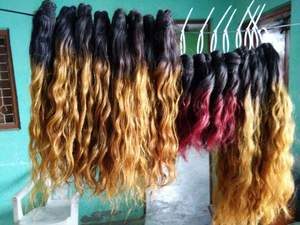 Extensiones de cabello humano brasileño de calidad al por mayor, sin desprendimiento, sin enredos, estilo ondulado indio, 8 pulgadas de longitud estirada en paquetes - Product Image 5