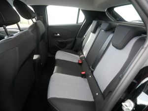 CORSA HATCHBACK 2025 USADO EN BUEN ESTADO CON FRENO DE ESTACIONAMIENTO AUTOMÁTICO - Product Image 3