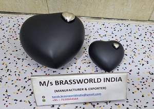 Urna Funeraria Ecológica Estilo Americano para Guardar Cenizas de Bebé, Caja de Terciopelo con Base, Capacidad de 200-220 Pulgadas Cúbicas, Brassworld India - Product Image 5