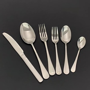 Vente en gros 18/0 acier inoxydable couteau fourchette cuillère élégant style asiatique couverts miroir argent métal élégant mariage couverts - Product Image 1