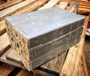 Briquettes de bois à bas prix en vente, fabriquées à partir de sciure de bois compressée, adaptées aux poêles et aux foyers ouverts. - Product Image 2