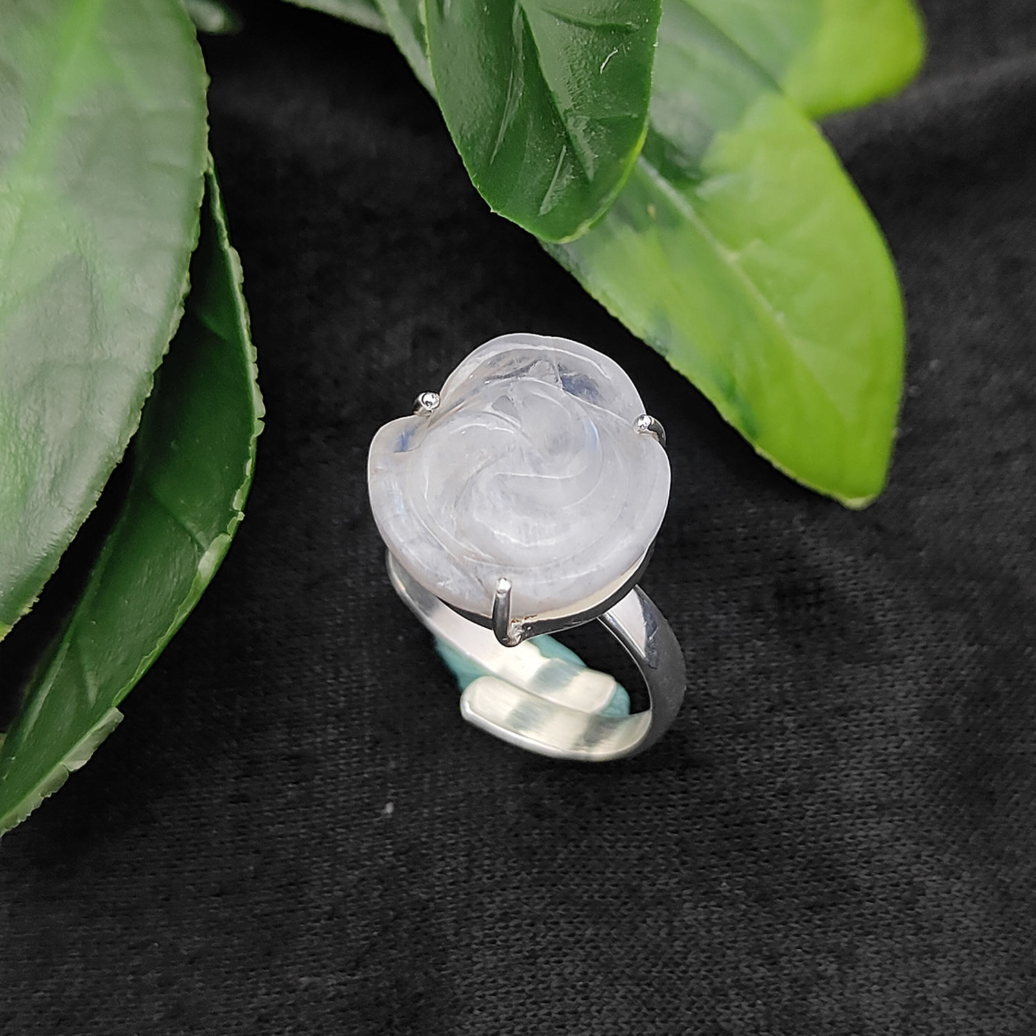 มูนสโตนสีรุ้ง