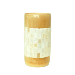 Tasse en bambou avec accent en nacre pour un style de vie naturel et la décoration intérieure en provenance du Vietnam - Product Image 1
