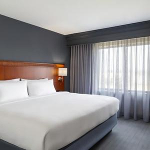 Meubles d'hôtel en bois massif Courtyard by Marriott, meubles d'hôtel élégants, meubles contemporains de haute qualité, ensemble de chambre à coucher sur mesure - Product Image 1