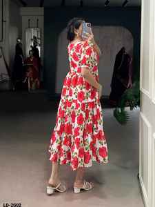 Ropa Étnica India, Seda Vichitra Rica con Estampado Floral, Anarkali Moderno, Kurtis Listos para Usar con Tallas Grandes Disponibles para Mujer - Product Image 3