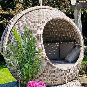 Encantadora y resistente cama de día tejida de ratán natural forma de Casa de hadas para sala de estar o jardín - Product Image 4