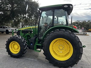 JOHN. Tractor de Ruedas DEER 5090M de 140HP con Motor 4WD, Transmisión por Engranajes, Multifuncional, Alta Productividad, Bomba PLC - Product Image 6