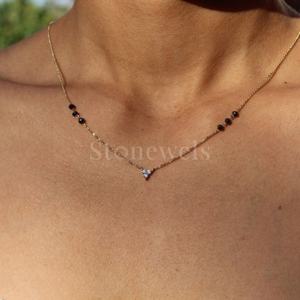 Tres diamantes Triad Mangalsutra Radiant Gold Jewelry Stonewels Diseño DE BODA clásico con cuentas negras tradicionales - Product Image 3