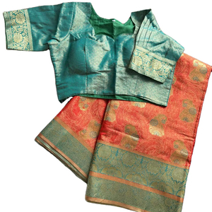 Ofrecen comodidad superior y elegantes reflejos de lámina de espejo de flujo, y cuentas, estos saris brillan maravillosamente bajo las luces festivas - Product Image 1