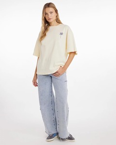 T-shirt en tricot surdimensionné pour femmes de qualité supérieure personnalisé saison d'hiver palmiers impression graphique coupe ample pour toute occasion - Product Image 1