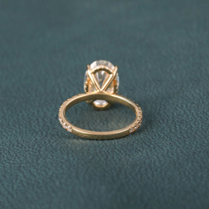 Anillo de compromiso de diamante cultivado en laboratorio de corte ovalado de 3,0 quilates con piedras de acento glamorosas en 14KT chapado en oro amarillo IGI Classic - Product Image 5