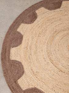 Nouveau élégant tressé à la main rond chanvre Jute tapis rond tapis pour salon décor à la maison d'Isar International en Inde par Avior - Product Image 2