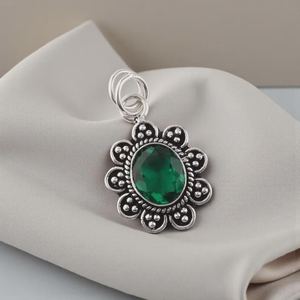 Colgante de Esmeralda Verde en Plata de Ley 925, Joyería con Piedras Preciosas, Regalo de Cumpleaños de Mayo para Mujeres y Niñas, Clásico y Elegante - Product Image 6