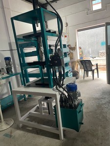 Máquina de Moldeo por Inyección Vertical Industrial DIVINE MACHINERY SOLUTION, 60 kg/hora, para Plásticos Reciclados de PE/PET/PP/PVC/EPS - Product Image 4