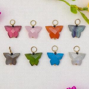 Pendentif sculpté en forme de papillon de pierres précieuses semi-précieuses pour la fabrication de bijoux pour enfants - Product Image 1