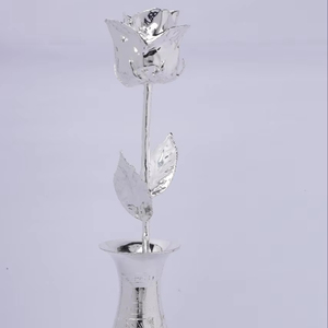 Vase à fleurs en céramique argentée de luxe moderne pour la décoration intérieure Hôtels Événements Vacances comme la fête des pères et Halloween - Product Image 1