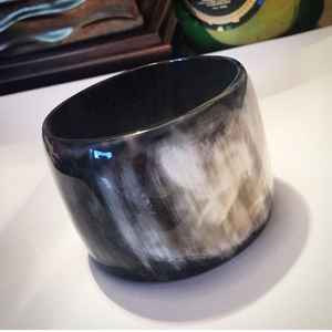 Meilleure vente classique à la mode corne de buffle Bracelets à la main perle diamant fiançailles anniversaire soins de santé artisanat naturel - Product Image 1