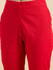 กางเกงขายาวผ้าเรยอนสีแดงสุดหรู ดีไซน์พิเศษ ใส่สบาย สำหรับผู้หญิง สไตล์เรียบหรู เหมาะสำหรับฤดูร้อน ซักเครื่องได้ พร้อมใส่ - Product Image 6