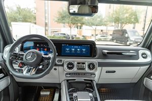 2026 AMG G63 ไมล์น้อย เครื่องยนต์สมบูรณ์แบบ เกียร์อัตโนมัติ หลังคาพาโนรามา ไฟ LED พร้อมส่ง - Product Image 2