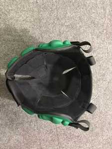 Casque de protection souple respirant pour jeunes, idéal pour les sports nautiques, le flag football et le football américain - Product Image 2