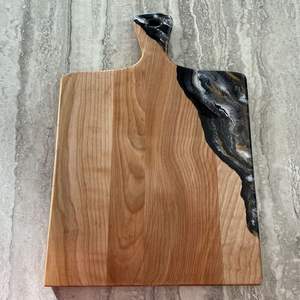 Planche à découper en résine faite à la main avec de superbes tons de couleurs côtières, parfaite pour les restaurants de chefs et les cuisines élégantes de la maison - Product Image 2
