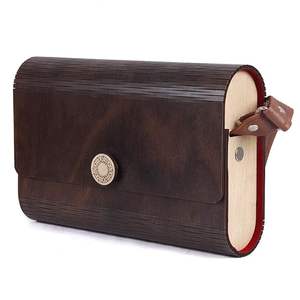 กระเป๋าคลัทช์ไม้สไตล์วินเทจ ดีไซน์คลาสสิก ดูเป็นธรรมชาติ ทำด้วยมือ พร้อมลวดลายแกะสลักตกแต่ง - Product Image 4