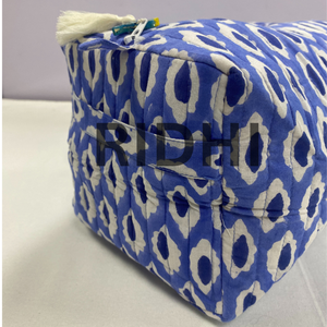 Grand sac fourre-tout matelassé vintage Indigo Ikat avec fermeture éclair, écologique et réutilisable, pour le voyage, les courses, le marché et les cosmétiques - Product Image 5