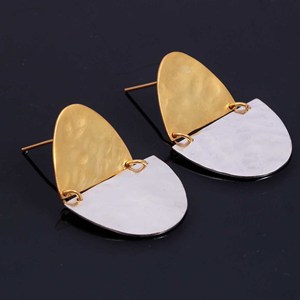 Boucles d'oreilles minimalistes plaquées or 18 carats de haute qualité, faites à la main, en laiton lisse, certifiées par un tiers, nouvelle arrivée, cadeau pour femme - Product Image 1