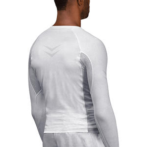 Protector Rash transpirable de secado rápido para hombre con impresión de logotipo personalizado UPF 50 + protección solar para deportes acuáticos y aventuras al aire libre - Product Image 5