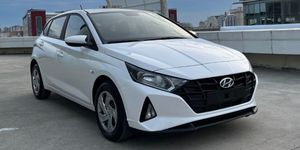 Hyundai i20 1.0 Essence Comfort AT – Blanc, véhicule d'occasion européen, état impeccable, faible kilométrage, prêt à l'exportation, modèle 2023, en excellent état - Product Image 4