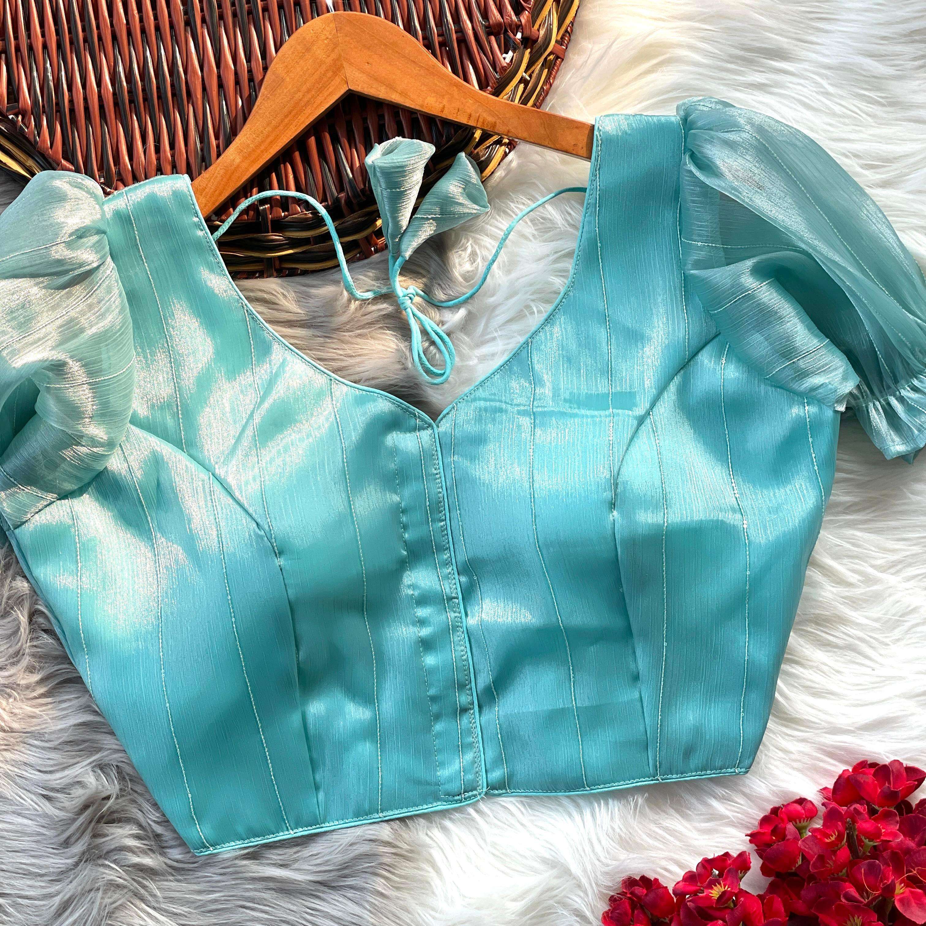 มีสีเขียวขุ่น