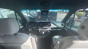 PROVEEDOR DE AUTOCARAVANAS USADAS 2022 A-i-r s-t-r-e-a-ms Interstate 24GT EXT 3500 Clase B en Venta - Product Image 3